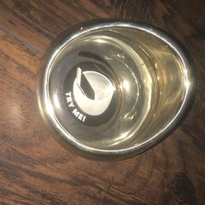 Phone holder, when you play music it makes it loud